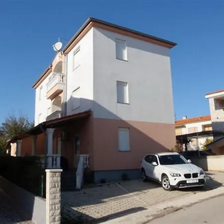 Burle With Free Private Parking