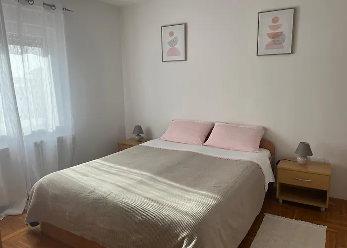 Burle With Free Private Parking Daire