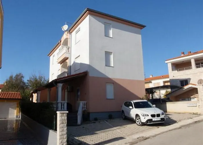 Burle With Free Private Parking