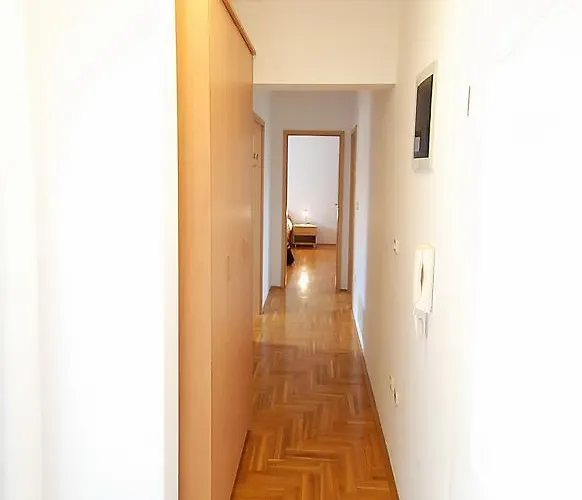 Burle With Free Private Parking * Medulin