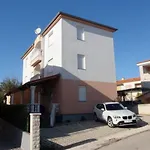 Burle With Free Private Parking