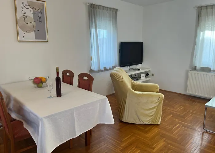 Lejlighed Burle With Free Private Parking